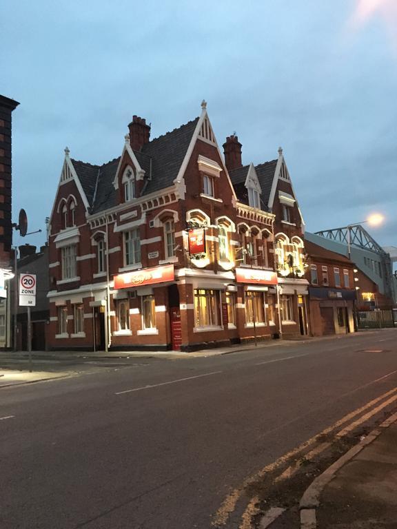 Anfield Accommodation Part Of The Twelfth Man Public House Liverpool Exterior photo